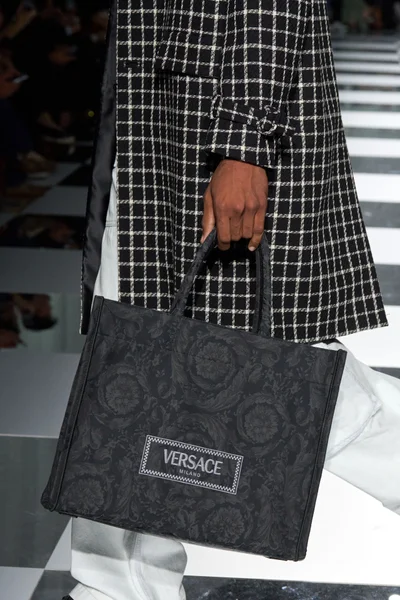 Look 61